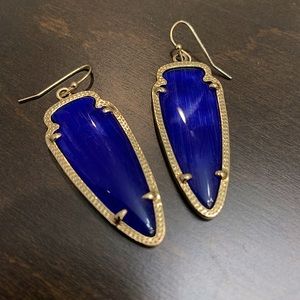 Kendra earrings - gold with blue stone